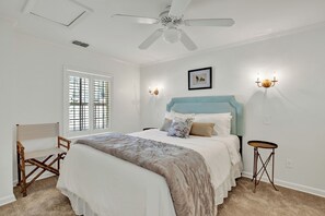 2 bedrooms, iron/ironing board, free WiFi, bed sheets - Beautiful Carriage House | Heated Pool Access (Savannah)