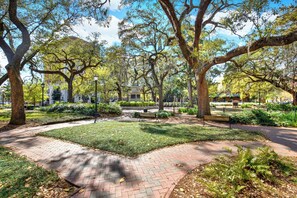 Property grounds - Beautiful Carriage House | Heated Pool Access (Savannah)