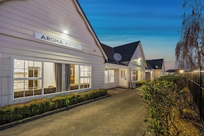 Front of property - Aroha Motel (Auckland)