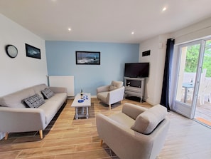 House | Living room - Holiday Home in Telgruc-sur-mer by Sandy Beach (Telgruc-sur-Mer)