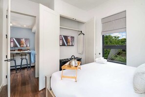 2 bedrooms, iron/ironing board, travel crib, free WiFi