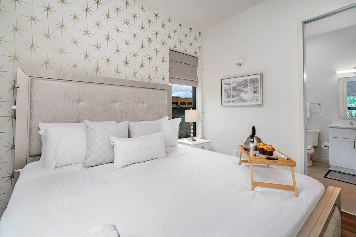 2 bedrooms, iron/ironing board, travel cot, free WiFi