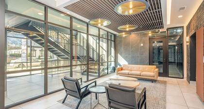 Harmony Outpost - Pool & Gym - 4 Mins To Broadway