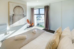 3 bedrooms, iron/ironing board, free WiFi, bed sheets