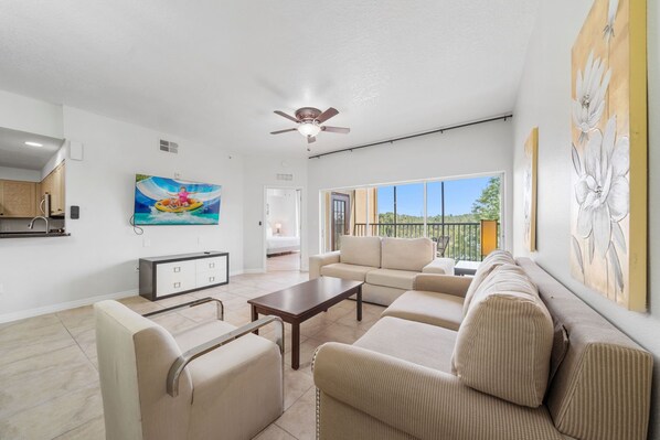 Living area - Cozy Condo near Disney for your Family! (Orlando)