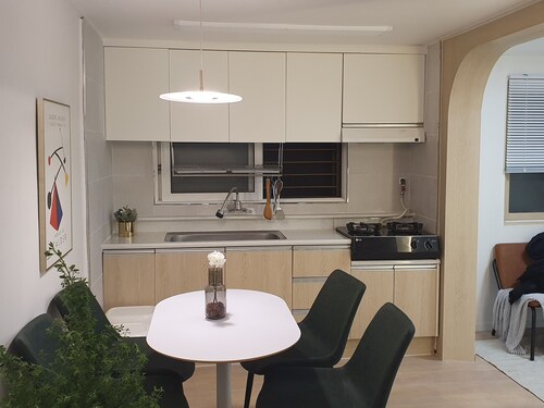 hongdae station 30 sec / Spacious 3-bedroom