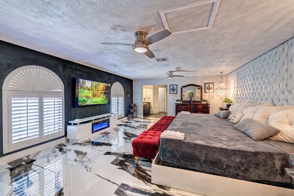 10 bedrooms, iron/ironing board, WiFi, bed sheets