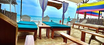 Escape to Paradise! Ocean front room at Shekina Club House - Baru