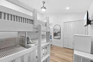 3 bedrooms, iron/ironing board, travel crib, free WiFi