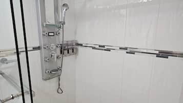 Toallas, jabón, papel de baño