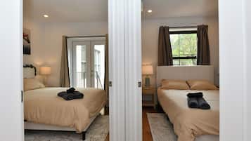 4 bedrooms, iron/ironing board, WiFi, bed sheets