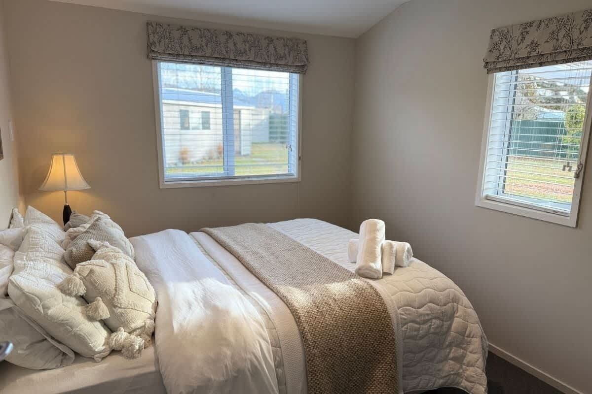 3 slaapkamers, een strijkplank/strijkijzer, gratis wifi, beddengoed