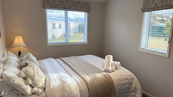 3 bedrooms, iron/ironing board, free WiFi, bed sheets