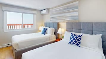 2 bedrooms, iron/ironing board, internet, bed sheets