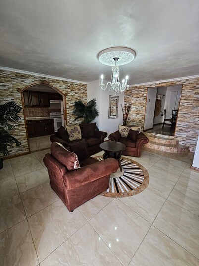 Cozy 2-bedroom apartment with AC, WiFi in fabulous Oranjestad