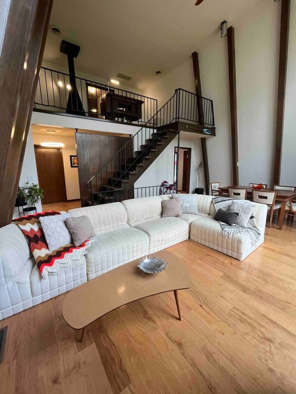 Smart TV - Centrally Located Wooded A-Frame (Des Moines)