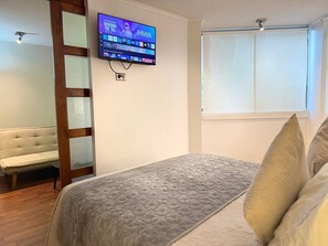 2 bedrooms, iron/ironing board, free WiFi, bed sheets