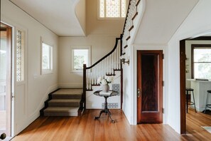 Interior - Waterfront, Boat, Hot Tub, (Auburn)