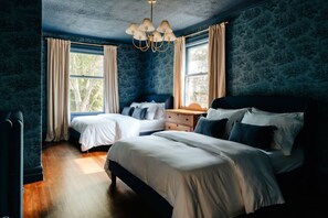 3 Schlafzimmer, Schreibtisch, Bügeleisen/Bügelbrett, WLAN