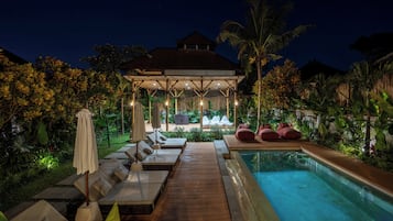 Kolam renang outdoor