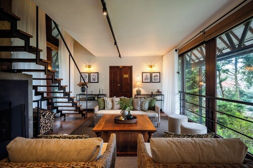 Tathya Hills - Luxe Garden Retreat