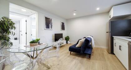 RoyalBlueBSMTsuite/KingBed/FreeParking/Netflix