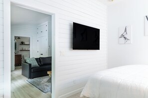 1 soverom, skrivebord, strykejern/-brett og wi-fi (inkludert)