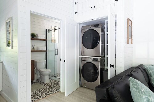 Tranquility Pond Cottage, Relax, Fish and Unwind