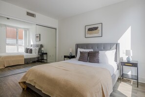 2 bedrooms, iron/ironing board, WiFi, bed sheets