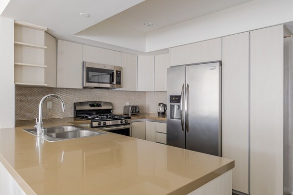 Frigorífic, microones, forn i rentaplats