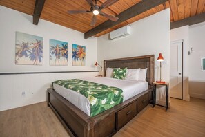 5 chambres, fer et planche à repasser, lit de bébé portatif