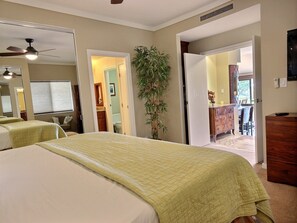 3 habitaciones, tabla de planchar con plancha y cuna de viaje 