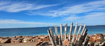 Esperance Break Away