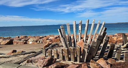 Esperance Break Away