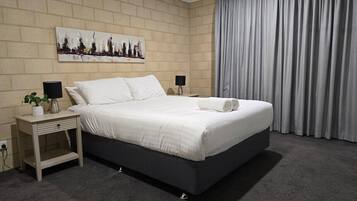 3 bedrooms, iron/ironing board, free WiFi, bed sheets