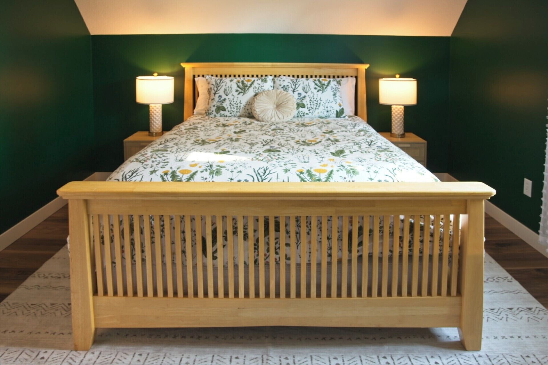 2 bedrooms, desk, iron/ironing board, travel crib