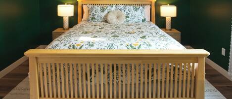 2 bedrooms, desk, iron/ironing board, travel crib