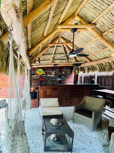 Coconut Grove VERY Tiny House 🌿 Hammock • Outdoor Shower • Walk to Grove Cafes 