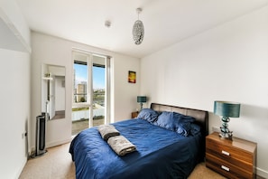 2 habitaciones, tabla de planchar con plancha, wifi y ropa de cama