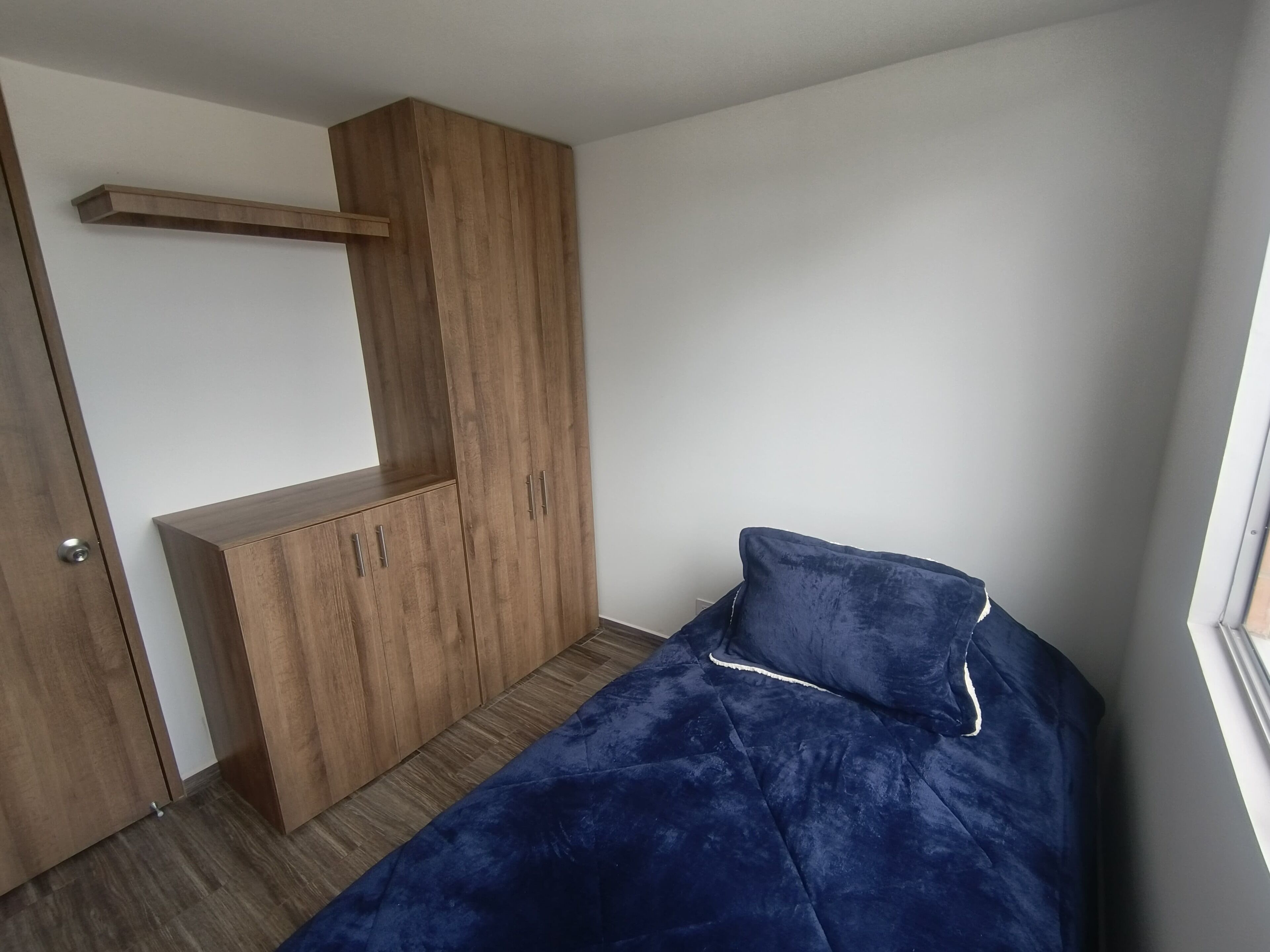 3 chambres, fer et planche à repasser, Wi-Fi, draps fournis