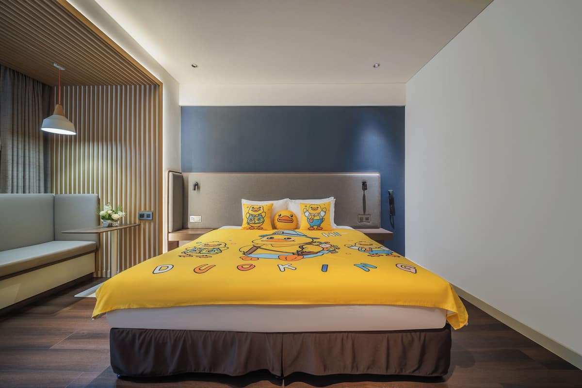Family Süit | Kuştüyü yorgan, memory foam (visko elastik) yatak, odada kasa, masa 