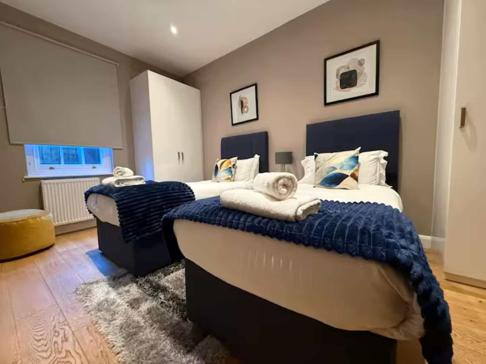 2 slaapkamers, een strijkplank/strijkijzer, reisbedje, gratis wifi