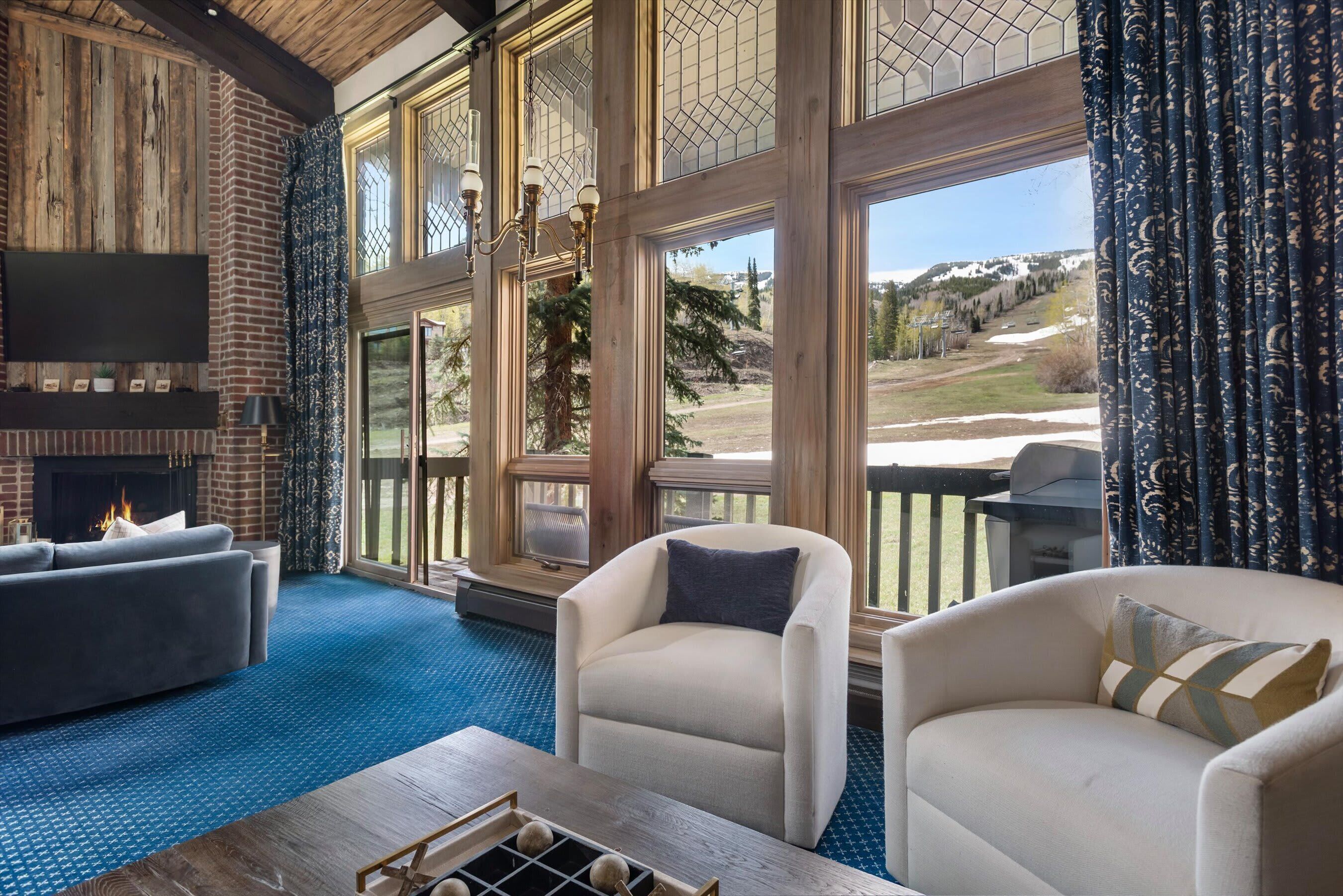 TV, fireplace, stereo, offices