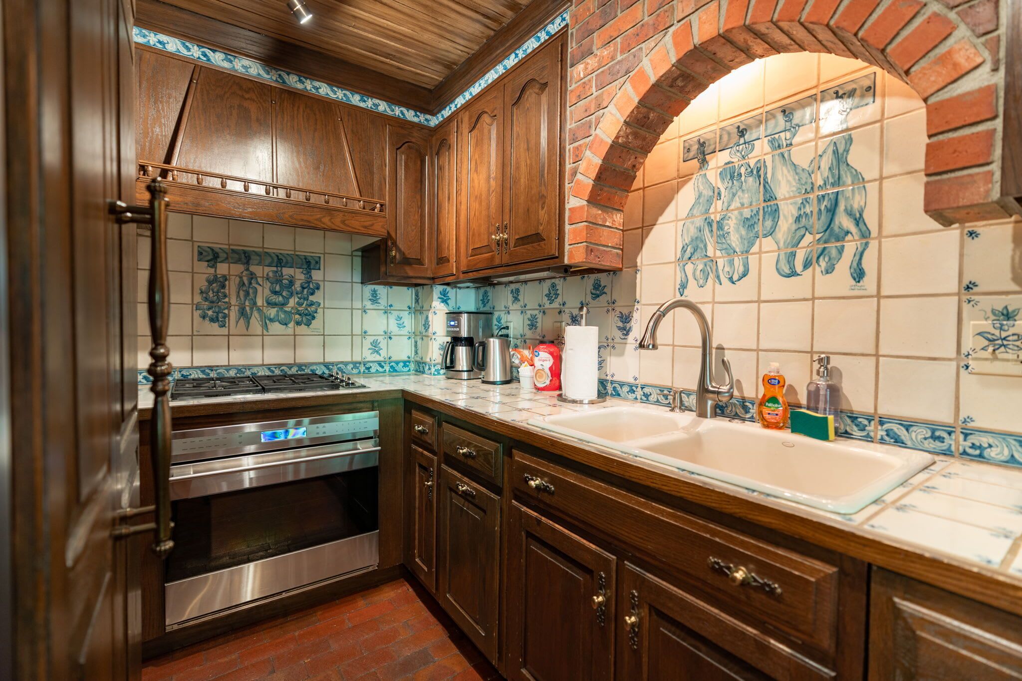 雪櫃、微波爐、焗爐、爐具