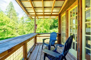 Property grounds - Artist's farm house children loft m/s Redmond, Seattle (Duvall)