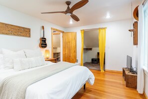 6 bedrooms, in-room safe, desk, iron/ironing board