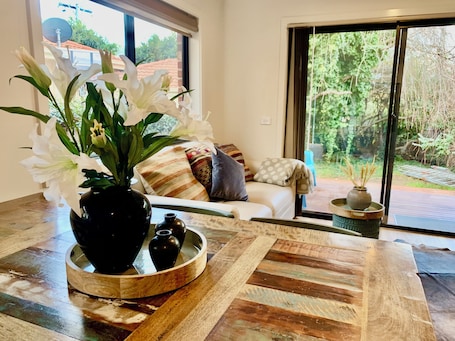 Living area. Brilliant 3 bedroom home•garden views• garage parking•walking distance to lake