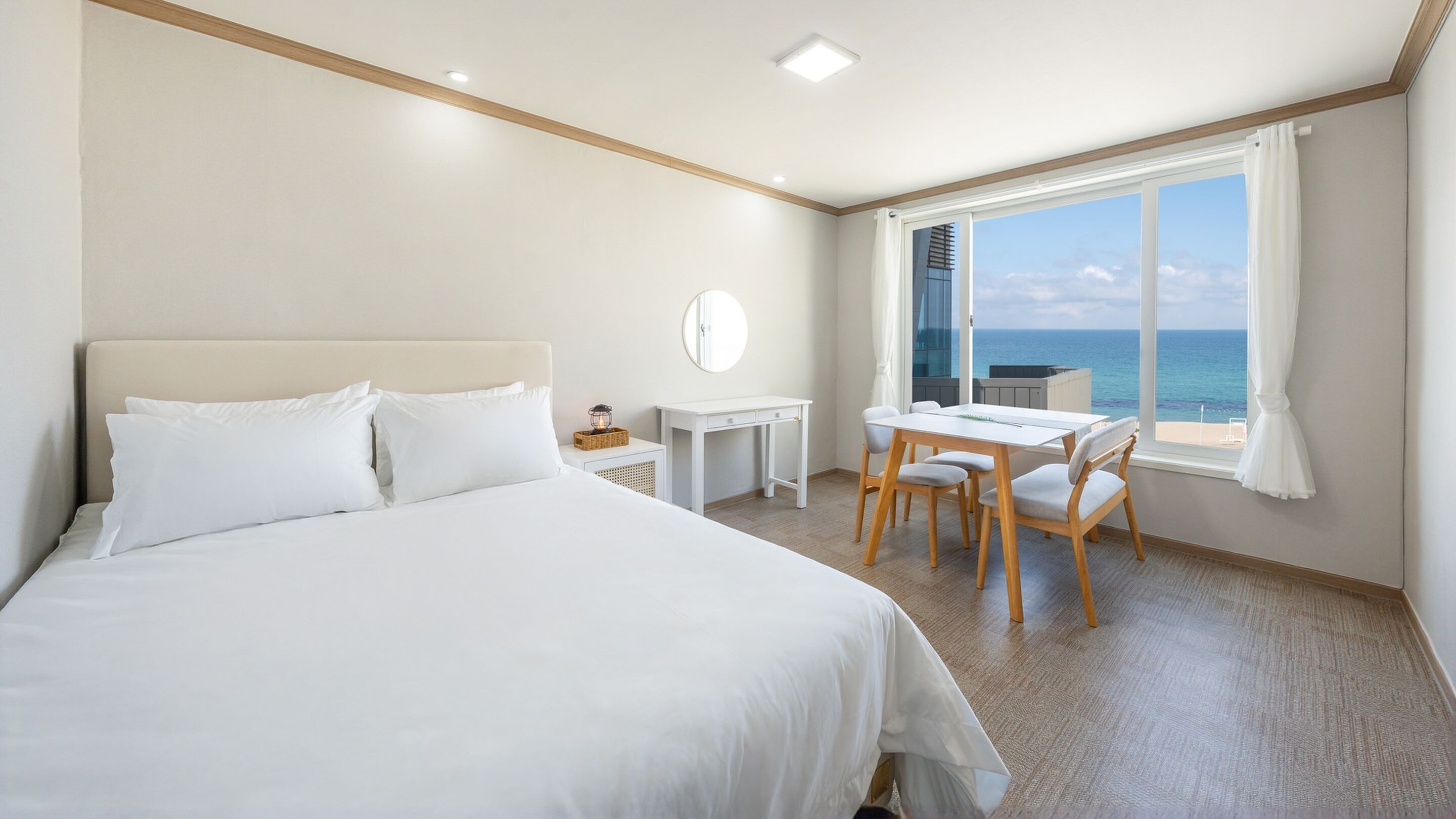 Basic Room, 1 Bedroom (Room 401 (Ocean View / Netflix)) | 1 bedroom, free WiFi