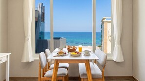 1 bedroom, free WiFi - Gangneung Jin Stay (Gangneung)