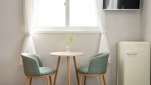 Habitació bàsica, 1 dormitori (Room 302 (Ocean View / Netflix)) | 1 dormitori i wifi gratuïta